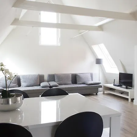 Marnix Light Apartment *